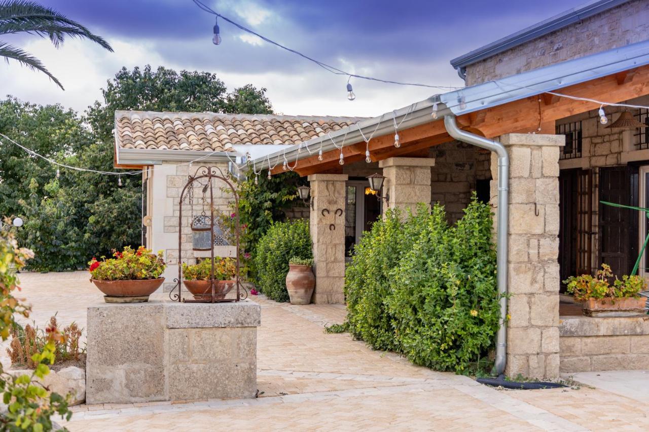Casale Della Contea Guest House Modica Luaran gambar