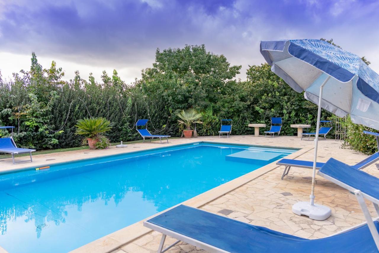 Casale Della Contea Guest House Modica Luaran gambar