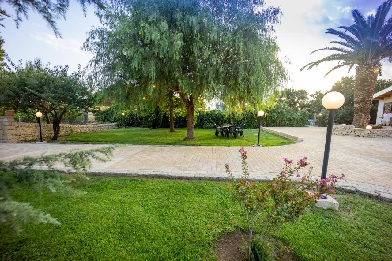 Casale Della Contea Guest House Modica Luaran gambar