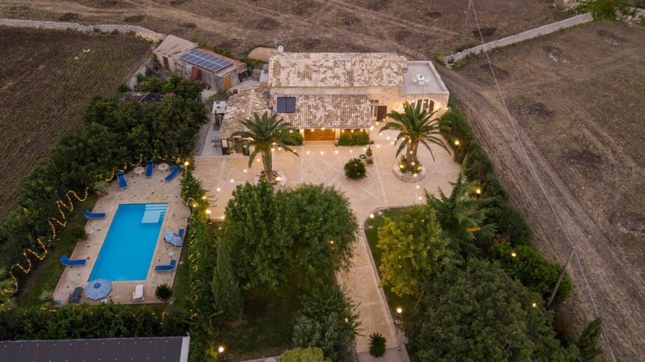 Casale Della Contea Guest House Modica Luaran gambar
