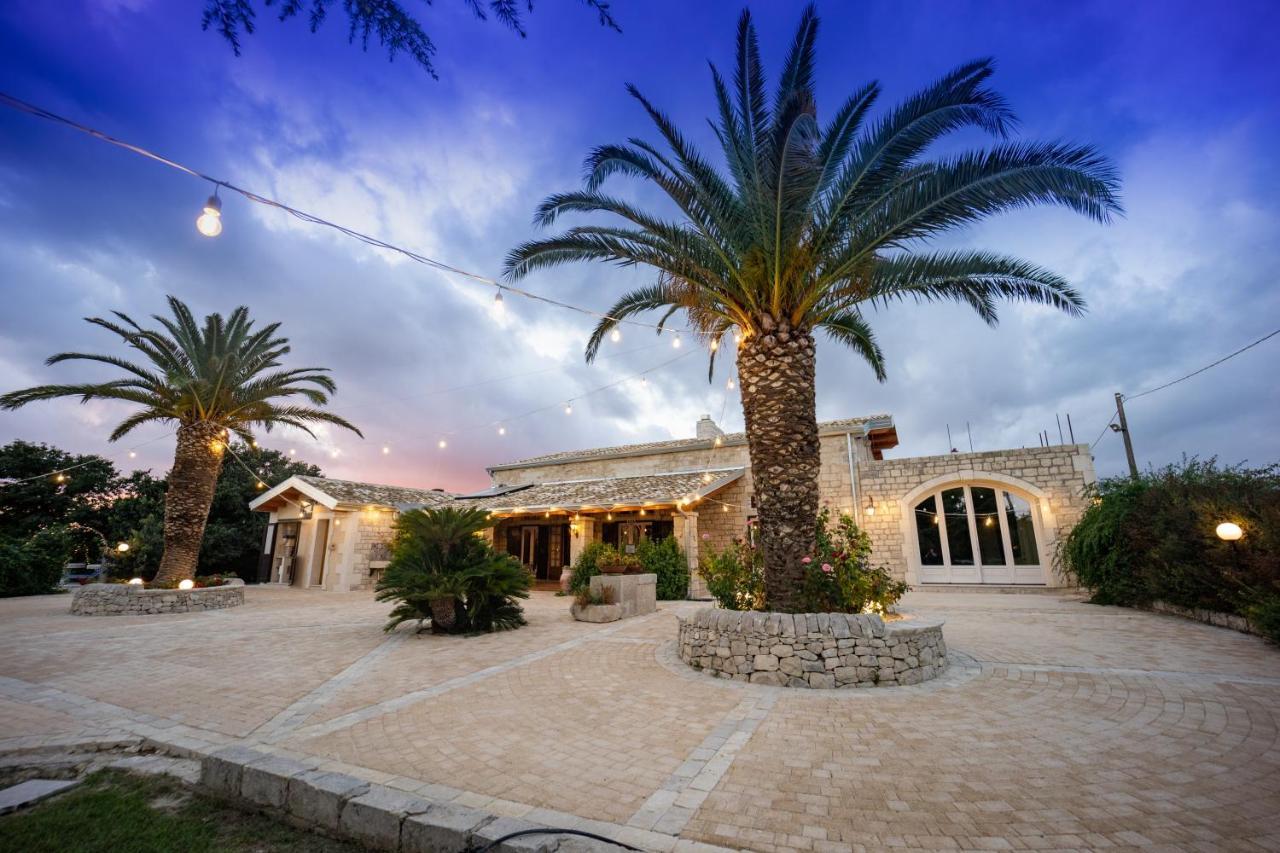 Casale Della Contea Guest House Modica Luaran gambar