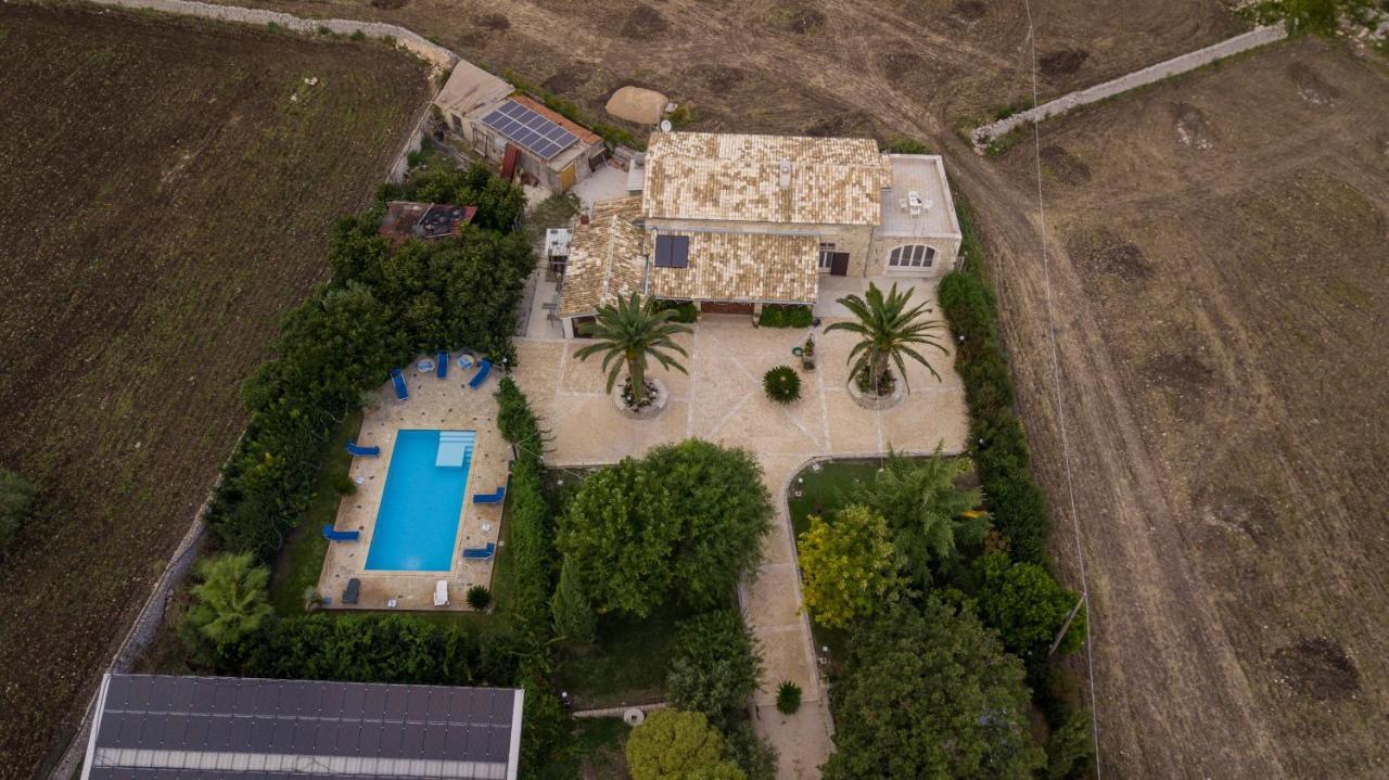 Casale Della Contea Guest House Modica Luaran gambar