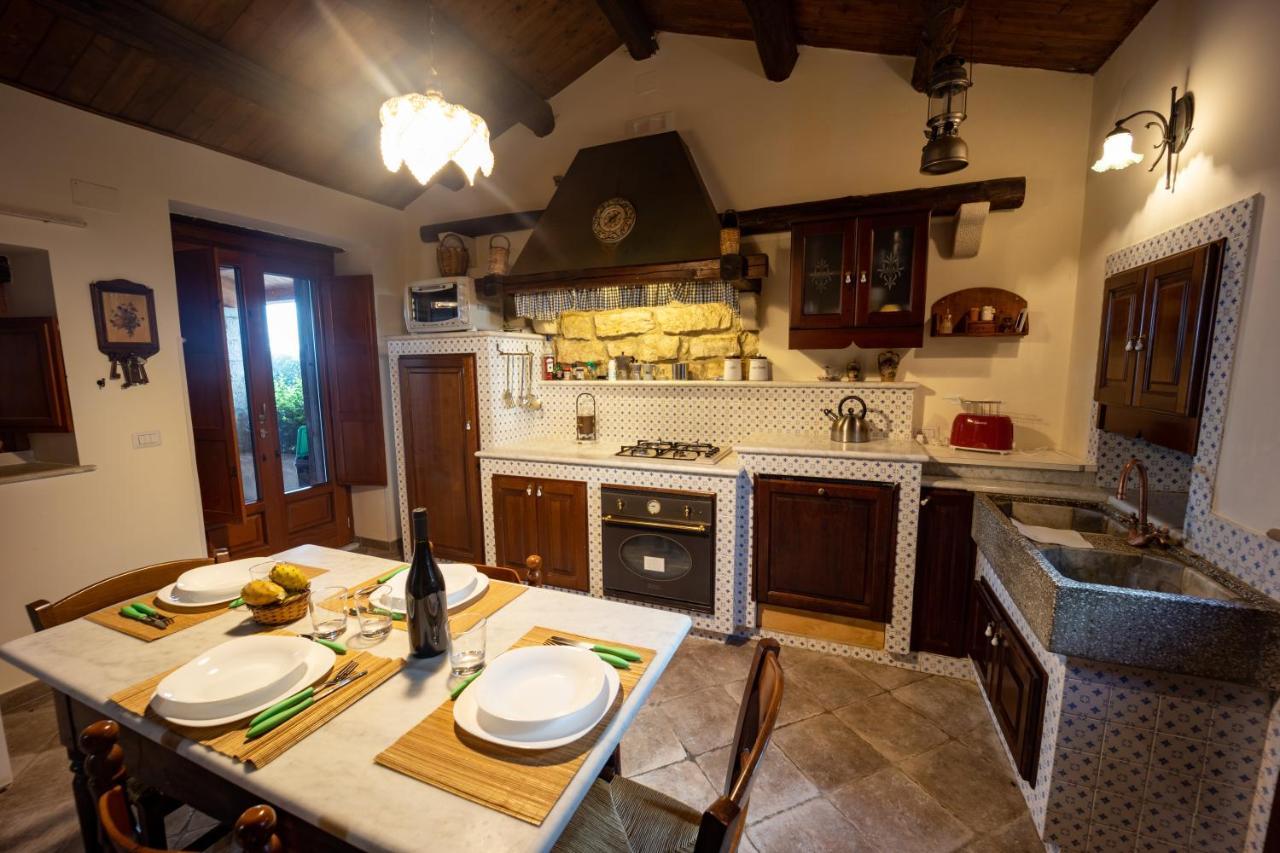 Casale Della Contea Guest House Modica Luaran gambar