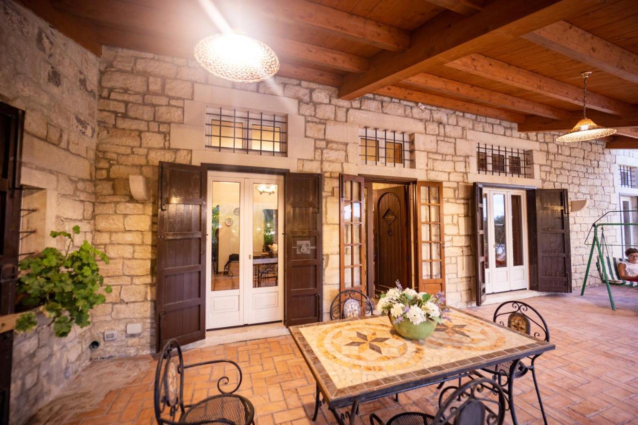 Casale Della Contea Guest House Modica Luaran gambar