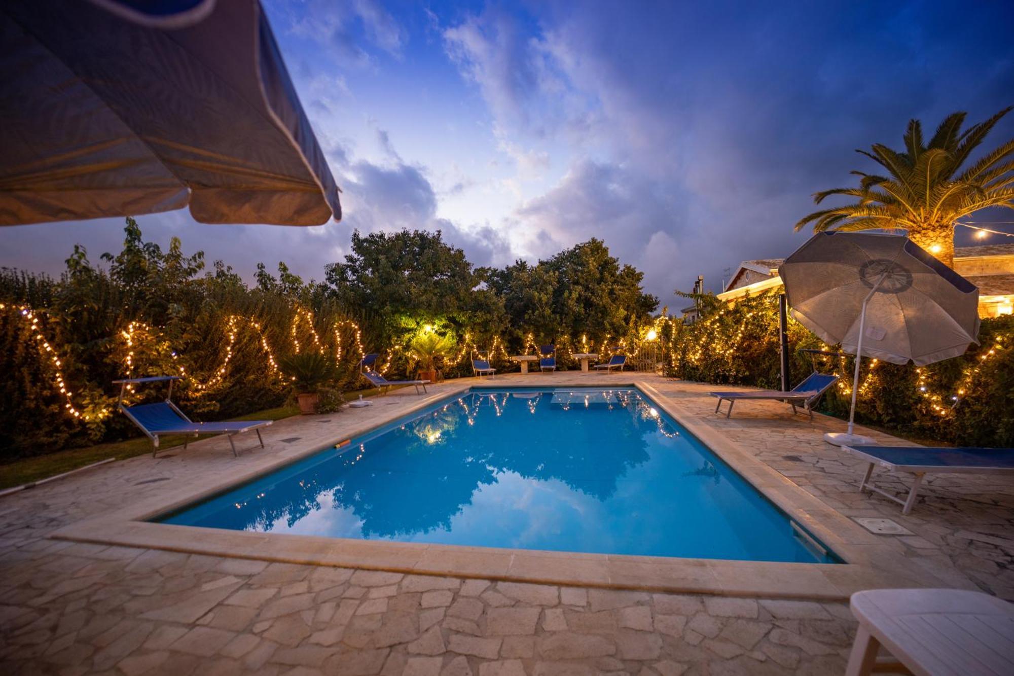 Casale Della Contea Guest House Modica Luaran gambar