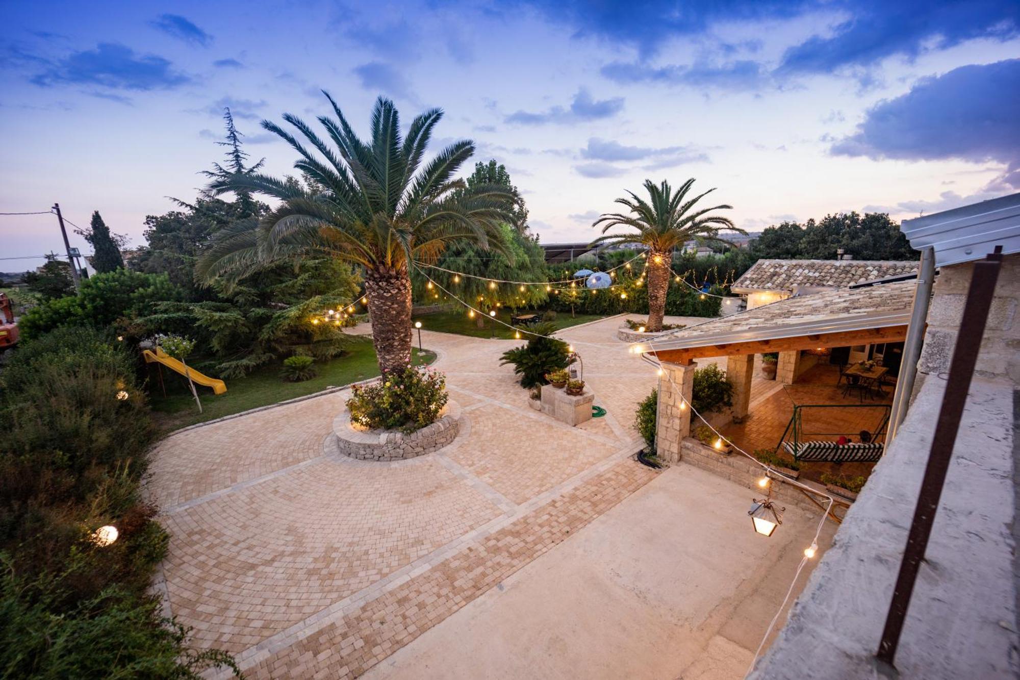 Casale Della Contea Guest House Modica Luaran gambar